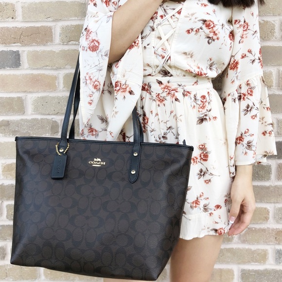 👜💕- NWT Coach Top Zip city Tote💕 - Picture 3 of 7